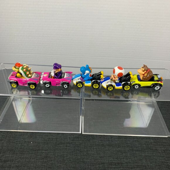 Lot of five Hot Wheels Mario Kart 1:64th Die-Cast Racer Vehicles - Picture 5 of 11